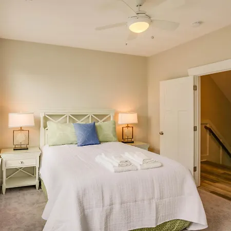 513 The First Colonial House Vila